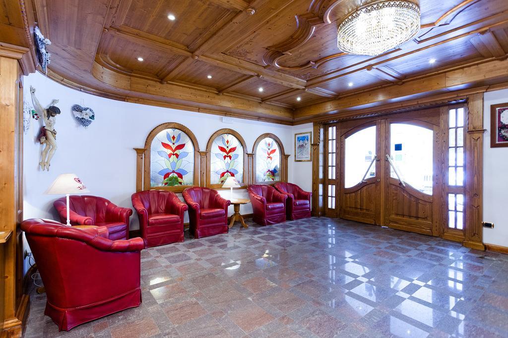 Hotel Vienna San Martino Di Castrozza Exterior foto